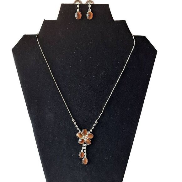 Ladies Necklace and earring set Nwt - Picture 1 of 6